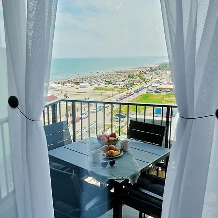 Seaview On A Sofa Apartment North Mamaia Năvodari