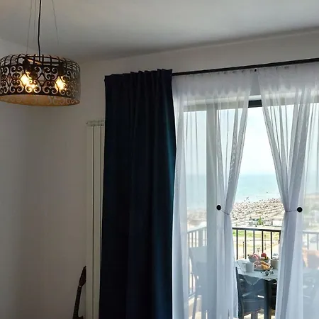 Seaview On A Sofa Apartment North Mamaia *