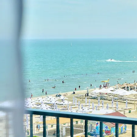 아파트 Seaview On A Sofa Apartment North Mamaia