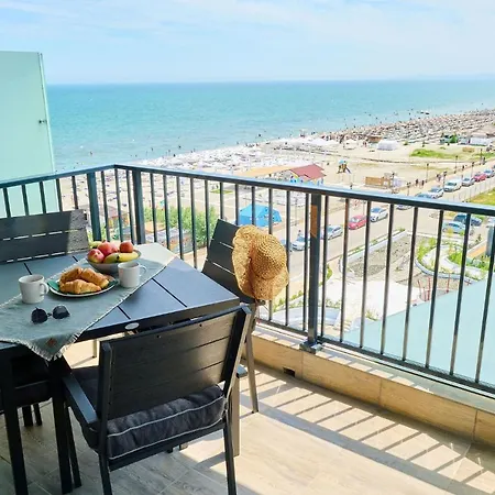 Seaview On A Sofa Apartment North Mamaia