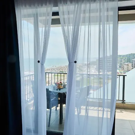Seaview On A Sofa Apartment North Mamaia *